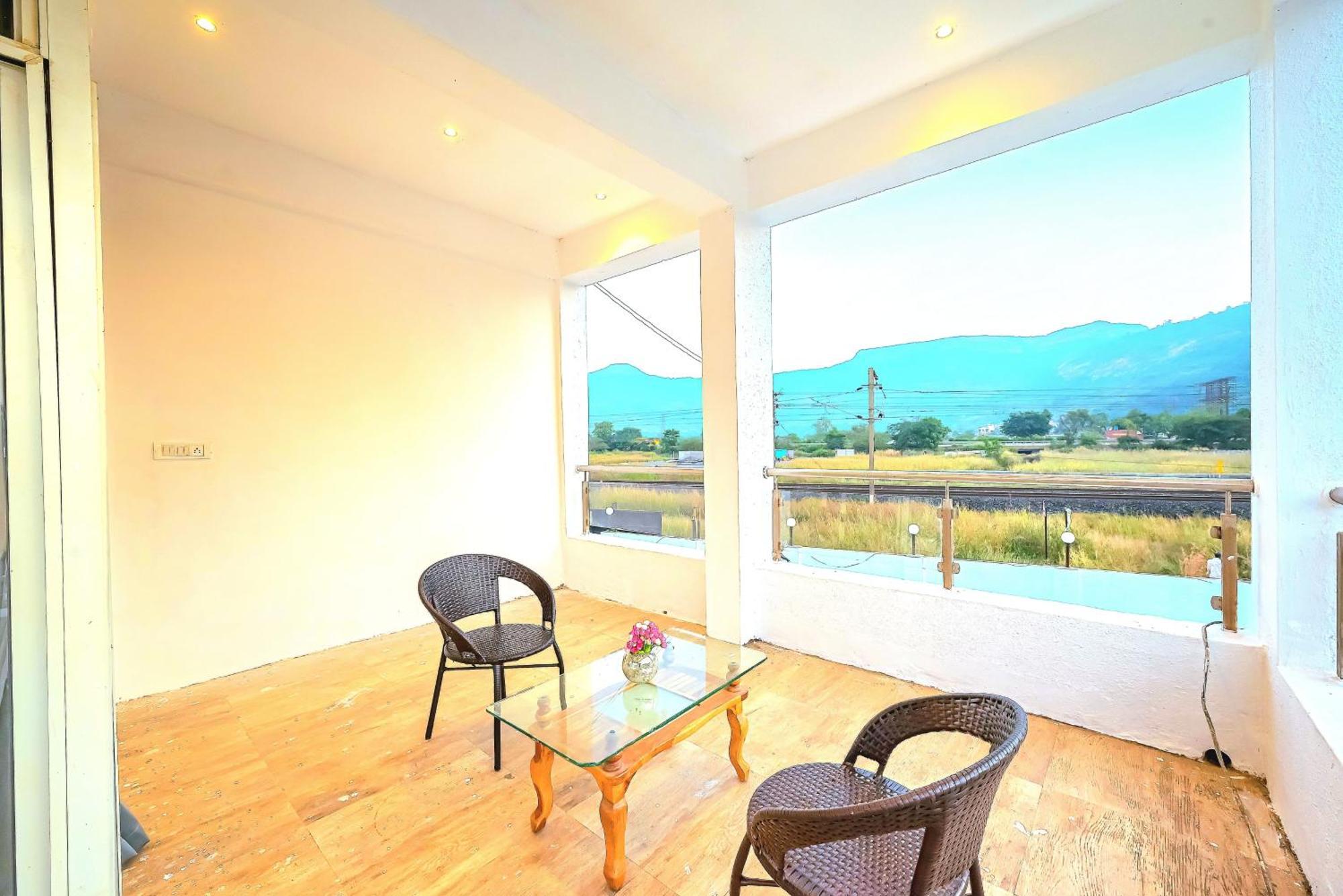 Empyrean Stay II 6Bhk Big Daddy Villa Ll Ac II Pvt Pool II Terrace View II Lux Лонавала Екстериор снимка