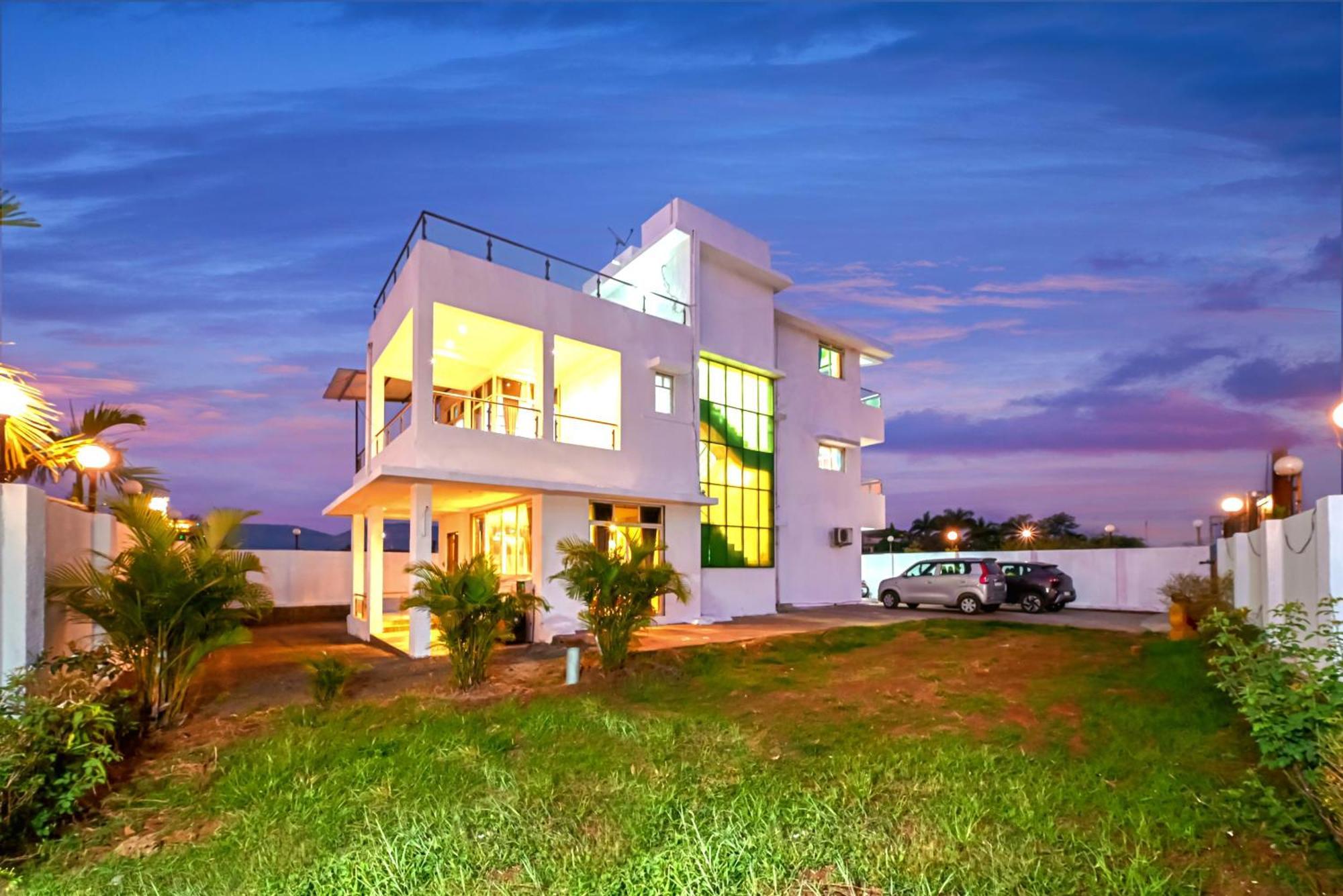 Empyrean Stay II 6Bhk Big Daddy Villa Ll Ac II Pvt Pool II Terrace View II Lux Лонавала Екстериор снимка